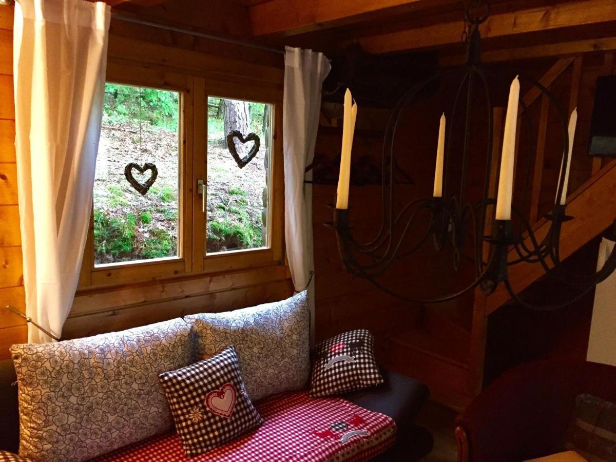 Cosy Chalet With Private Sauna In Bousseviller Habitación foto